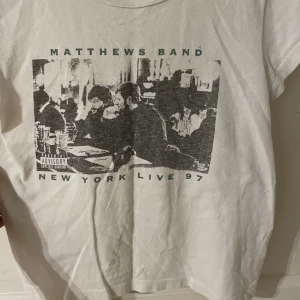 Brandy T-shirt  - Säljer en av mina favorit tröja från brandy Melville 🩷 Skriv vid fler frågor 