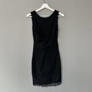 Klänning - använt i fint skick