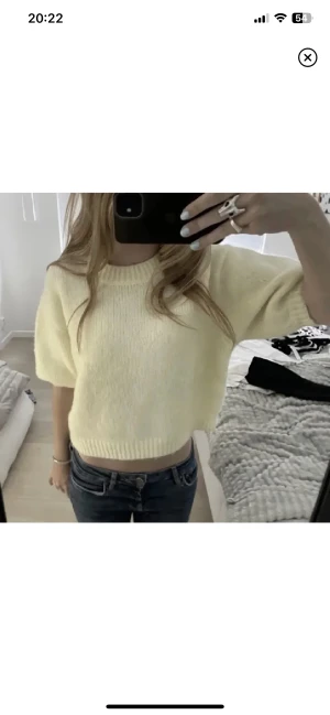 Zara topp - Lägger upp igen pga sänkt pris! Stickad topp från zara i nyskick!