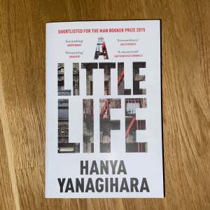 Säljer min kopia av A Little Life. Den är så gott som ny och en pocketbok 💕