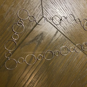 Halsband  - Längre halsband med runda ringar