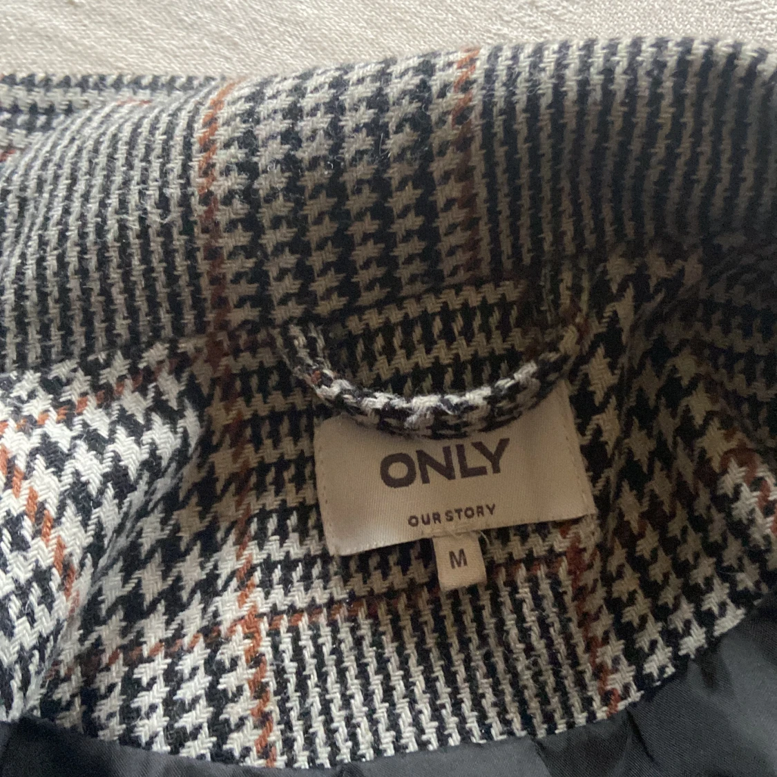 Rutig kappa med skärp M  - 91