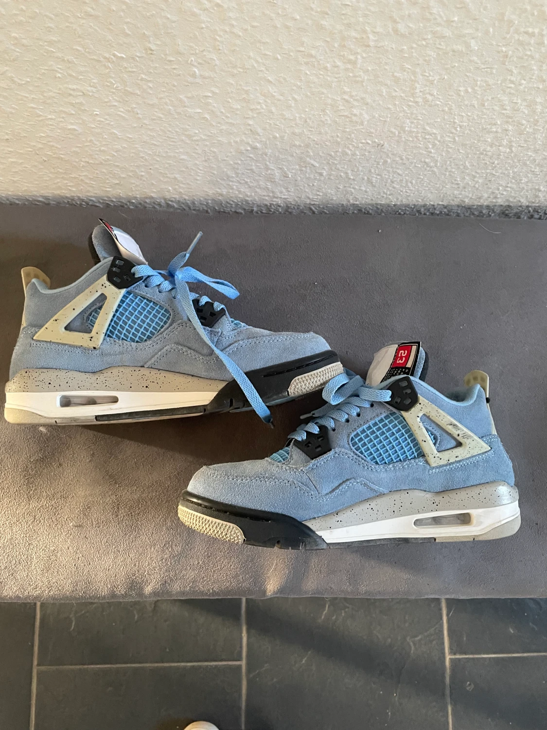 Jordan 4 university b 