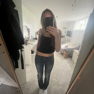 Jeans  - Skitsnygga jeans köpta secondhand men använder aldrig, bra skick och inga hål elelr liknande! Skriv om du är intresserad eller om du har några frågor 