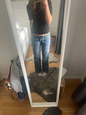 Lågmidjade jeans - Lågmidjade jeans, knappt använda. Pris kan diskuteras💗💗W30 L34 Dock är de små i storleken 