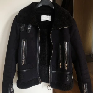 Zarajacka till höst och vinter! - Varm och skön väl omhändertagen jacka från Zara, storlek M 🧸🫶🏼