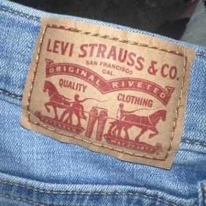 Levis jeans  - Knappt använda! 