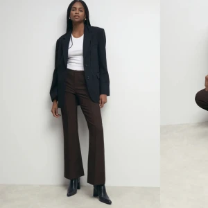 bruna kostymbyxor  - säljer dessa igen pga oseriös köpare! endast använda 2/3 gånger pga att de är för små. nypris är 459kr 💕💕 skriv för ev frågor & bilder