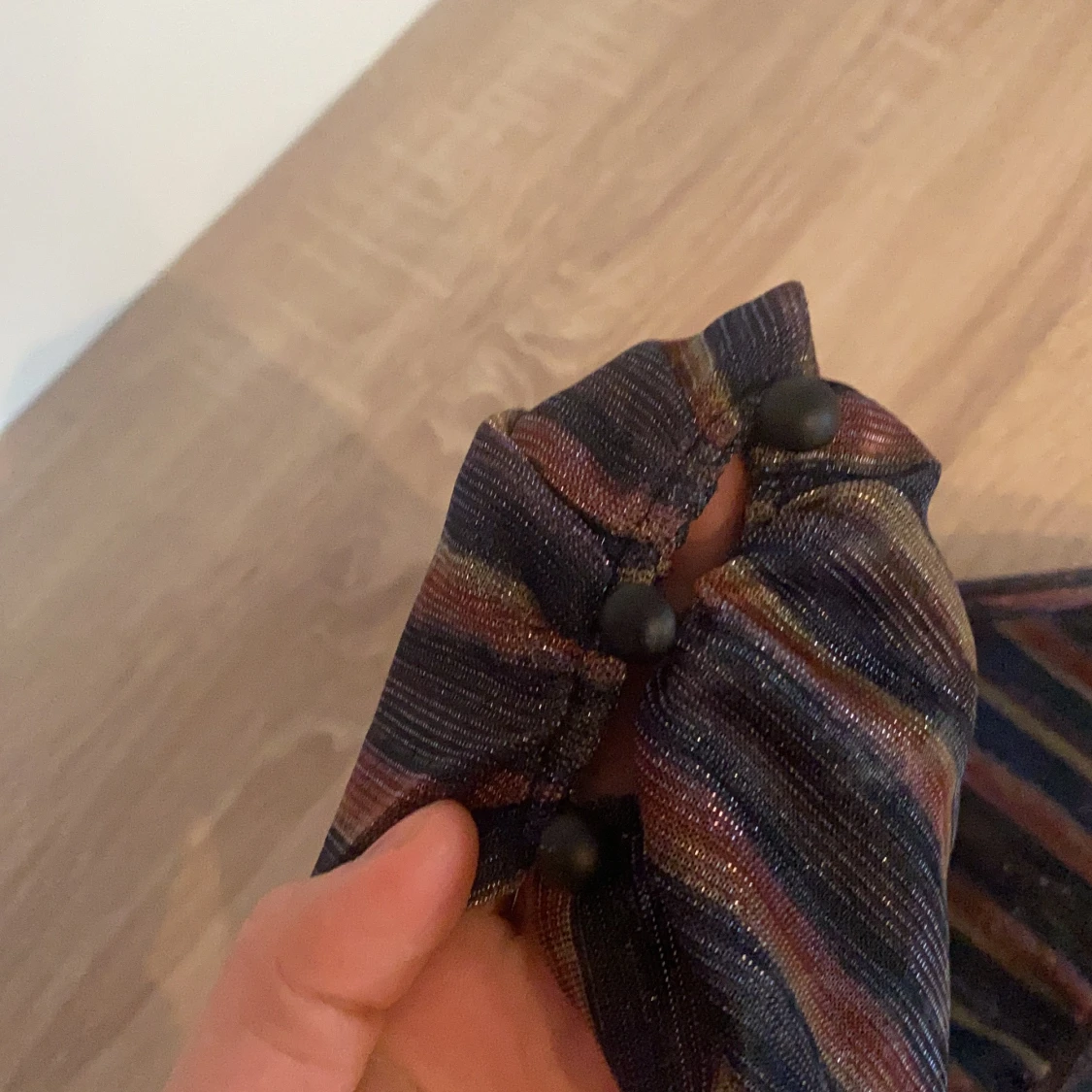 Stickad topp med glittertråd - 91