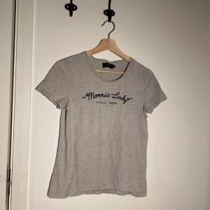 Grå Morris Lady t-shirt i storlek XS/34  Fint skick   Köparen betalr frakt 