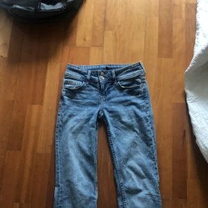 Populära jeans från hm - Fina jeans från hm som jag säljer å grund av att dem inte kommer till användning