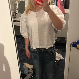 Vit sommar tröja/blus  - super fin sommar tröja/blus från zara 💕 