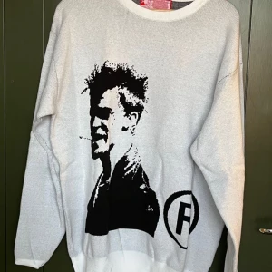 Fight Club tjocktröja - Skön och fräsch tjocktröja med tryck på Brad Pitt, pris kan diskuteras