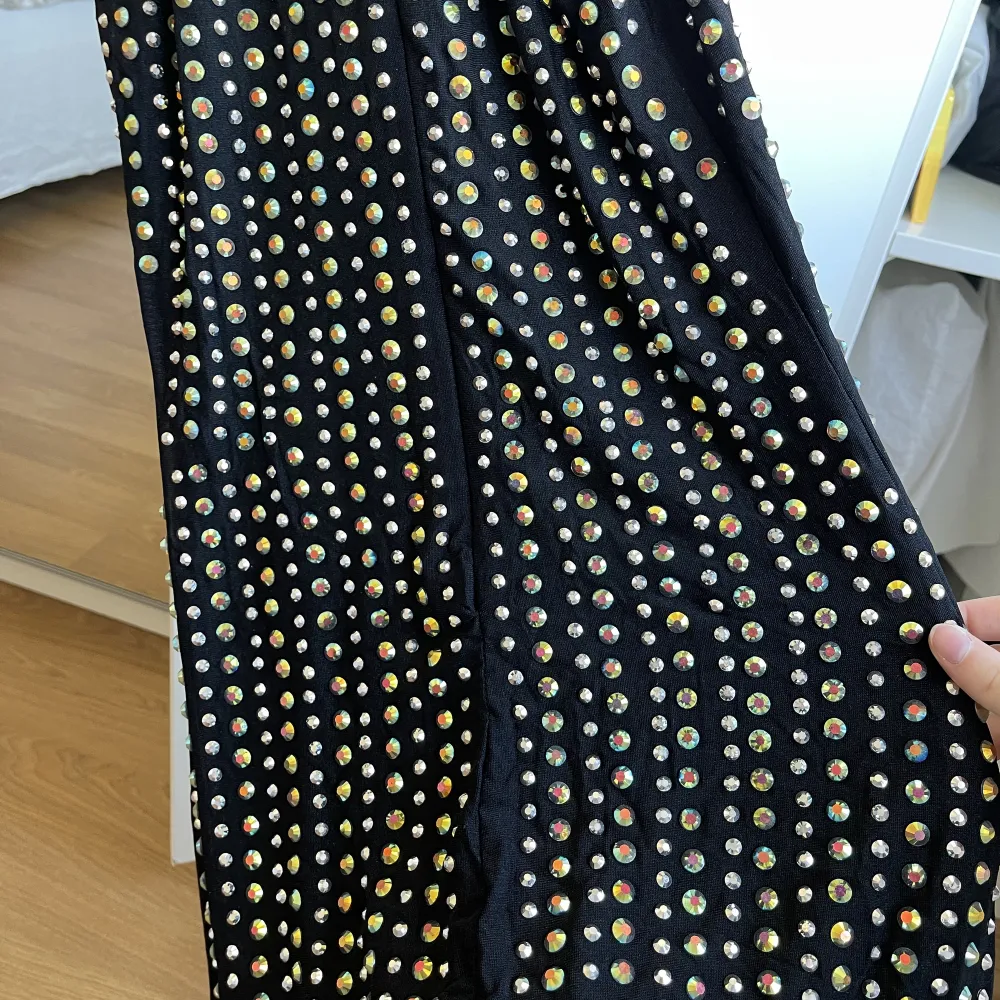 Helt ny paljettklänning från Fashionnova. Storlek L men passar även M. Mekot.