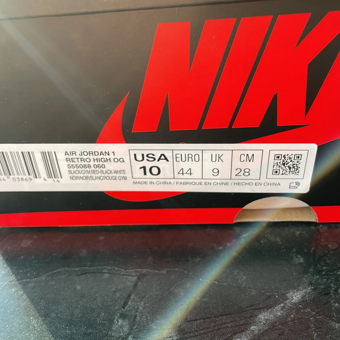 Jordan 1 high satinblack gymred - 91