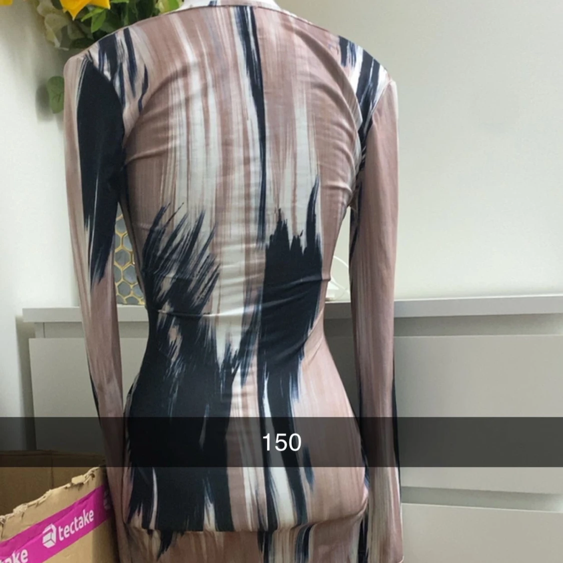 Jätte fin klänning o den passar i  - 90