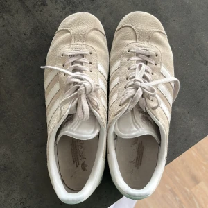 Adidas Gazelle - Superfina sneakers från Adidas. Sparsamt använda 💕 strl 37 1/3