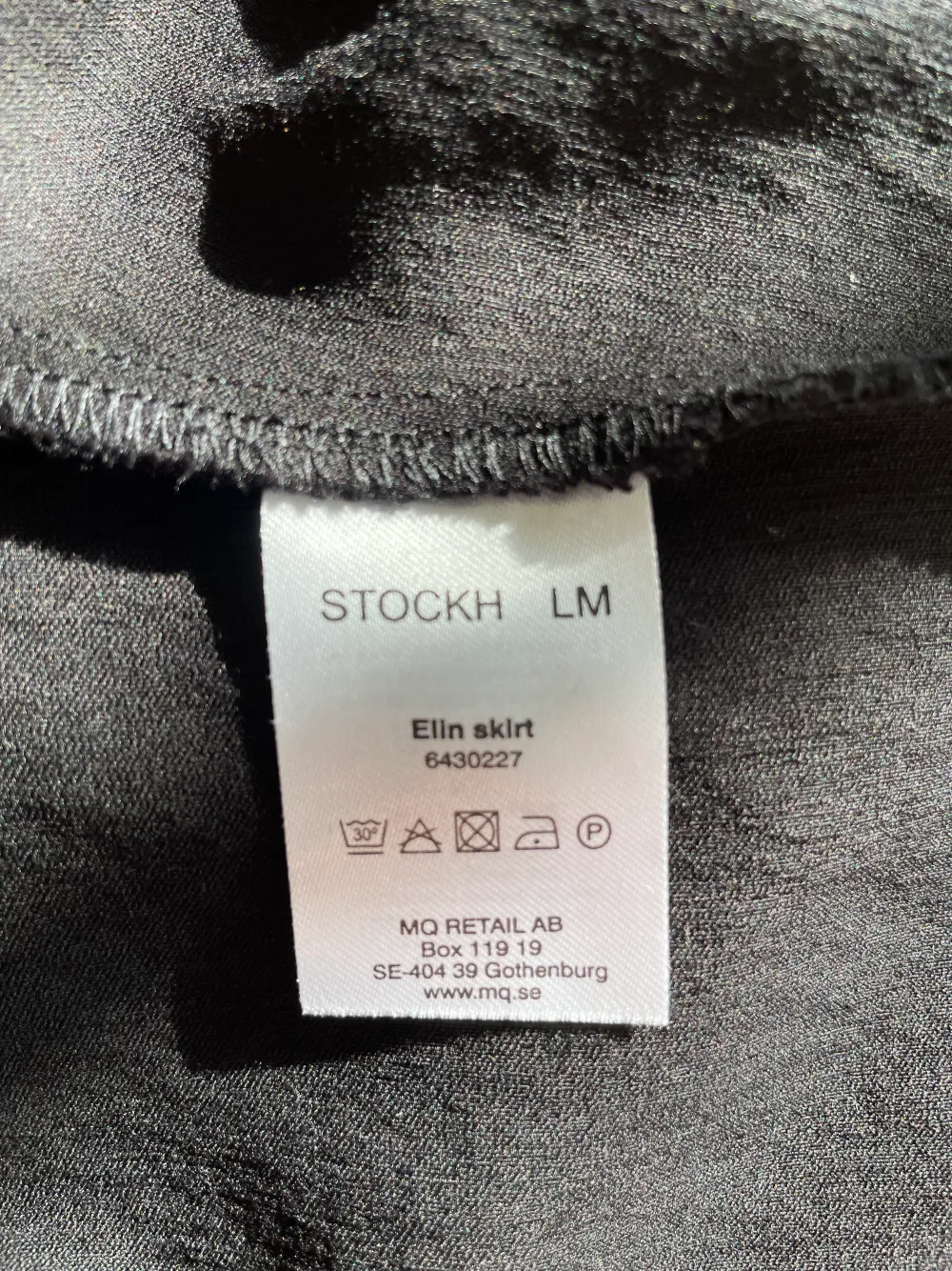 Kjol från STOCKH LM.  Storlek: 40 Material: Viscos, polyamide Använd, men utan anmärkning.. Kjolar.
