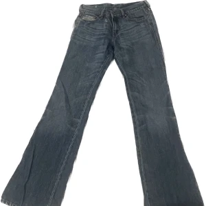 Diesel jeans - Sjukt fina lågmidjade dieselbyxor som har använts 2-3 ggr av mig och knappt av förra ägaren. Nypris 1300 kr⭐️