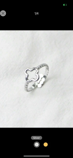 Ring - Säljer denna populära ringen. Den är justerbar, så den passar alla :). 