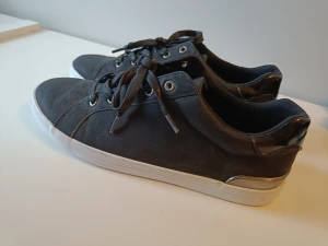 Säljer herrskor i färgen svart! Storlek 43 från Graceland! Nyskick! - Säljer herrskor i färgen svart! Storlek 43 från Graceland! Nyskick! 