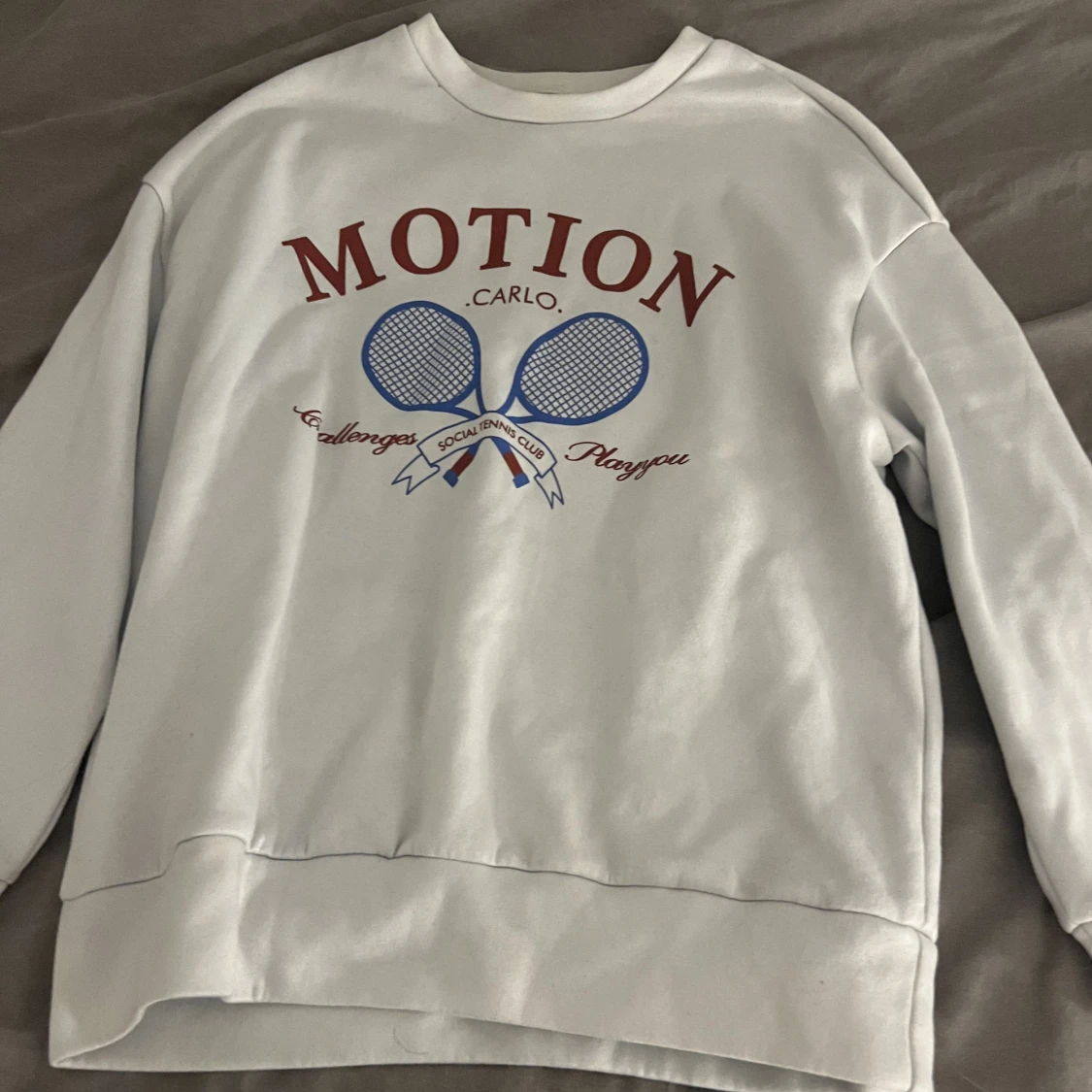 Sweatshirt