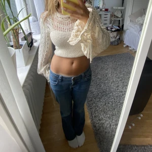 Topp - Säljer denna sjukt snygga och somriga topp ifrån zara i storlek S❤️❤️ 