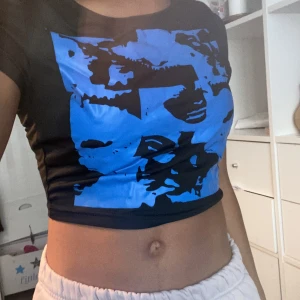 topp - Stretchingt material 