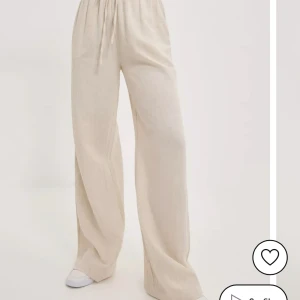 Linnebyxa - Linnebyxor från Nelly. Helt oanvända. Köpt i flera storlekar och valt de andra.