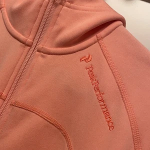 peak performance - peak performance  Aldrig använt helt ny  Den är skön och varm på 