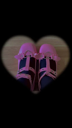 Pink Heart Platforms - Pink Platforms Heart themed , Price can be discussed . Text for more photos if needed