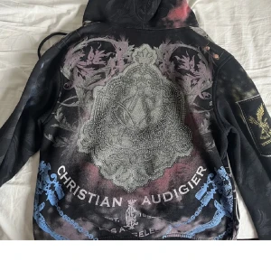 Christian audigier Hoodie  - Jätte fin Hoodie köpt på plick men som tyvärr it kommer till användning längre 