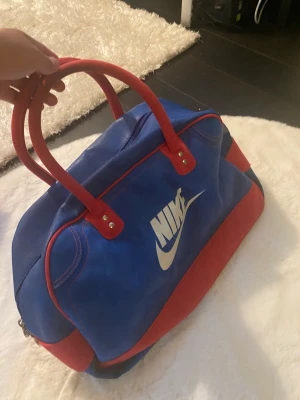 Vintage Nike väska  - Vintage Nike väska, mycket bra skick