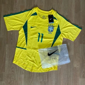 Brazil retro tröja  - Brazil retro fotbollströja Ronaldinho storlek S Helt ny ✅