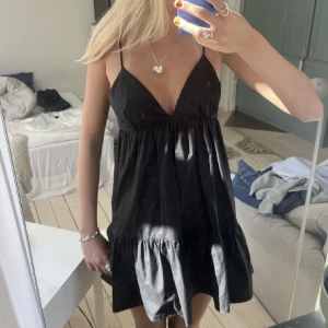 zara kläning  - säljer denna snygga klänningen från zara!!