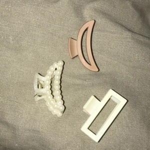 Små gulliga hårklämmor😍 - Helt nya gulliga hårklämmor. Alla för 40 1 för 15kr