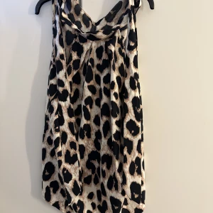 Leopard topp - Storlek s/m