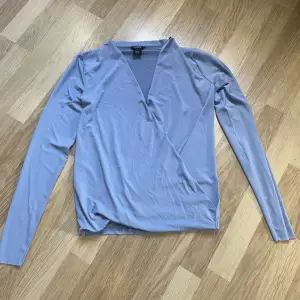 Långärmad tröja från lindex i storlek xs (bra skick)