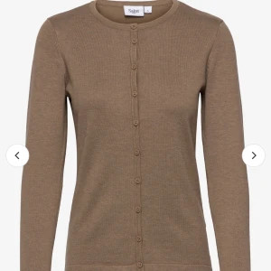 Kofta saint tropez  - Säljer denna kofta från saint tropez, använd en gång. Säljer pga för liten i armarna💗