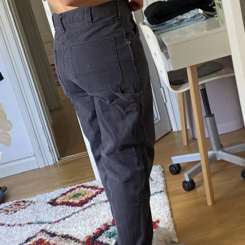 Svin najs dickies jeans, använda typ 2 ggr, köptes nya för 500+kr  Snygga detaljer. Raka i benen strl W30. Jeans & Byxor.