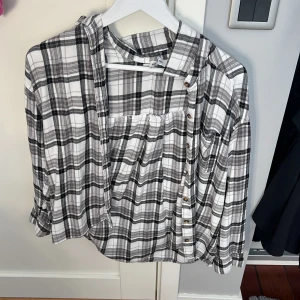 Hollister Flanell  - I bra skick, inte använt denna så  mycket.