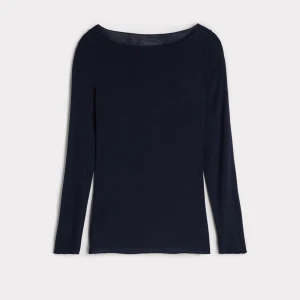 Intimissimi Tröja - Hejsan💕 Säljer min knappt använda  väldigt populära och trendiga intimissimi cashmere tröja för ett väldigt bra pris.  Perfekt inför sommaren☀️ Bjuder på frakten dessutom😉  Modellnamn: Boat Neck Modal Cashmere Ultralight Jumper