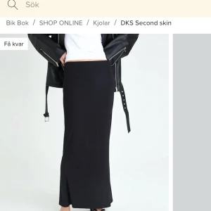 Bikbok kjol  - Säljer den populära långkjolen från bikbok. Helt slutsåld på hemsidan. Prislappen kvar! 