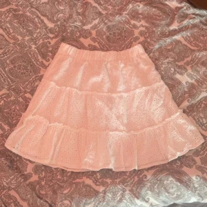 Sommar kjol - Den zara liknade kjolen från new yorker i strl xs Aldrig använd så skick 10/10❤️