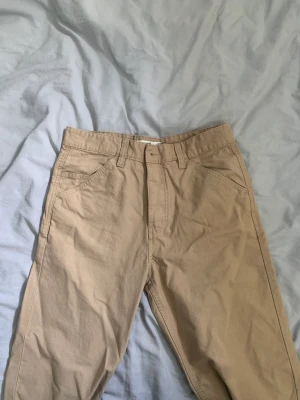 Pull and bear byxor - Fina byxor från pull and bear som alldrig är använda. Pasaar som st  30,32