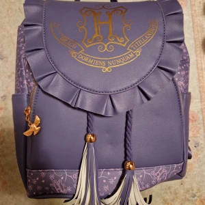 Oanvänd harry potter väska - Säljer denna åt min syster då hon köpte den och ångrade sig lika fort lol