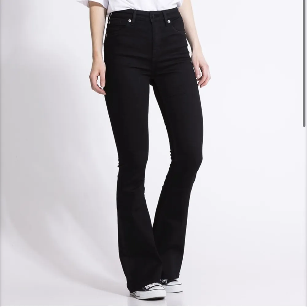 Superfina svarta jeans från lager 157. Använd ca 3-4 gånger och väldigt bra skick🫶🏼. Jeans & Byxor.
