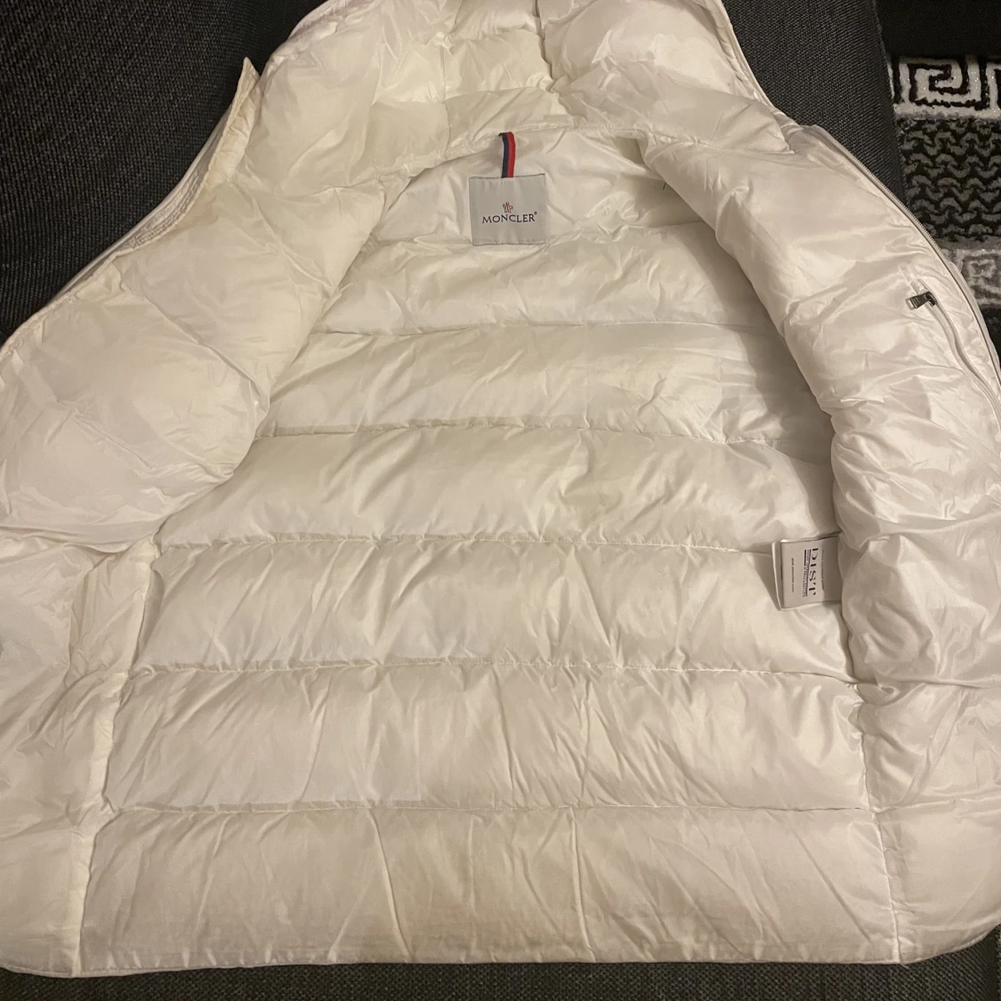 Moncler jacka - 90