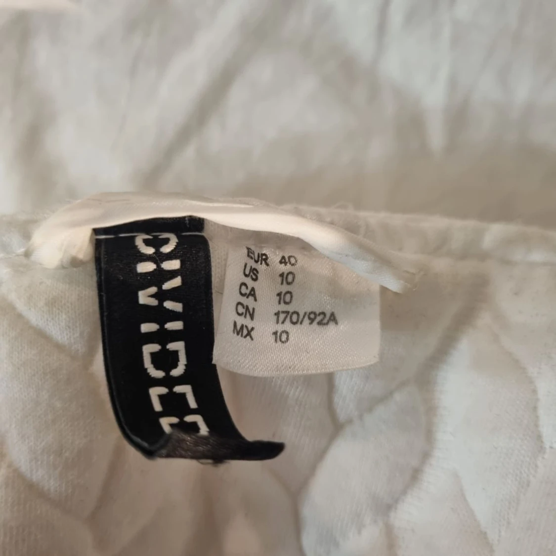 Vit övertröja med dragkedja - 91