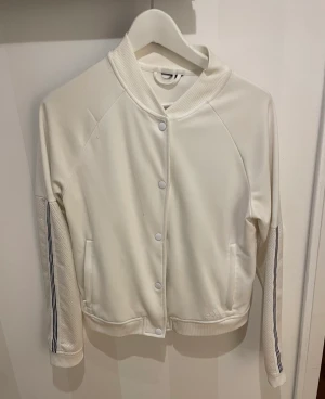 Adidas jacka  - Adidas jacka Som ny  